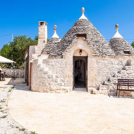 Trullo Gemelli בית נופש *